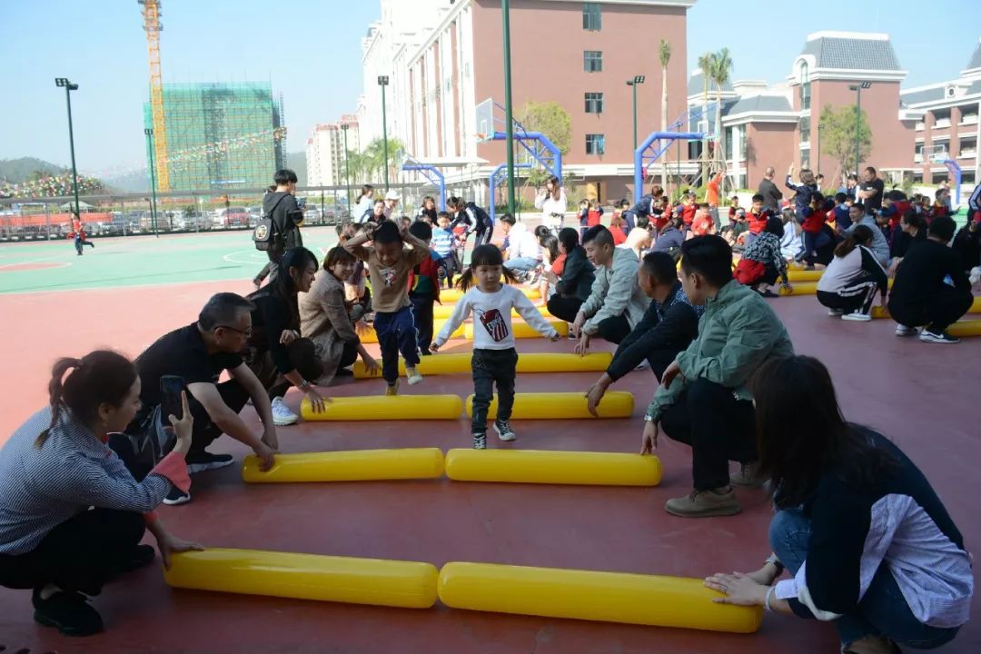 华立中英文学校是不是贵族学校,华立中英文学校升学