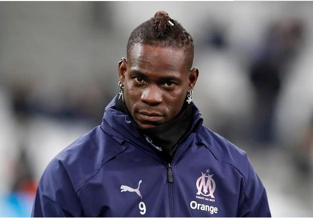 当今足坛最好的几个球员,世界足坛近十年十大最强球星