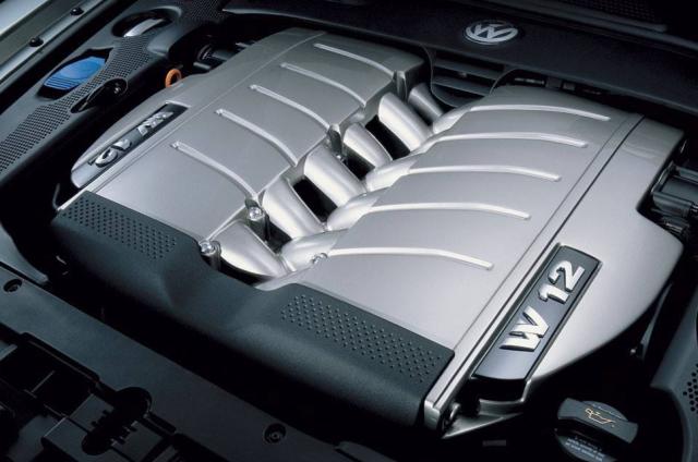 汽车发动机v跟w的区别,发动机上面v是什么意思