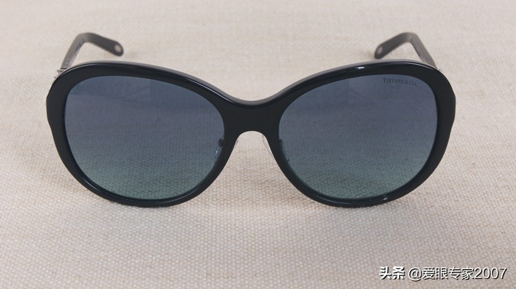 太阳镜鼻托掉了,板材眼镜鼻托掉了怎么配