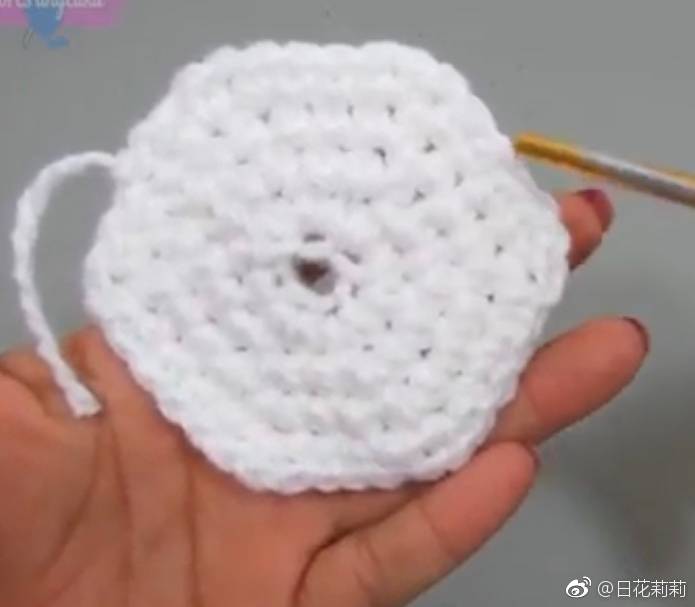 钩针编织足球的教程,钩针编织足球人物玩偶内马尔