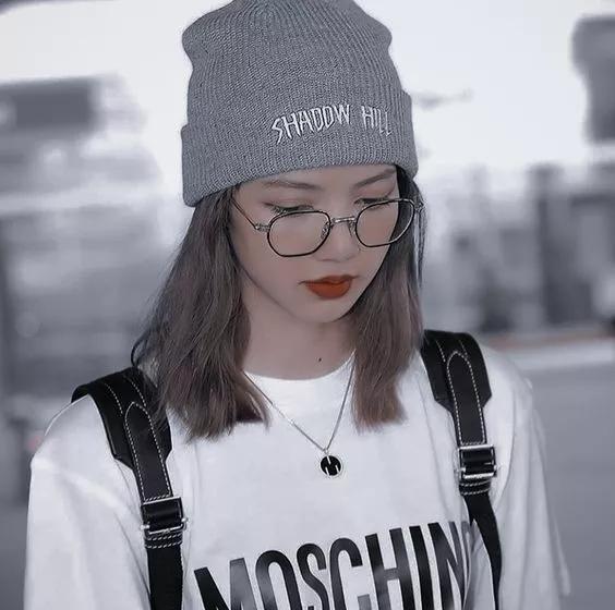 怎么避免头发被风吹的很乱,怎么避免头发被风吹得很高