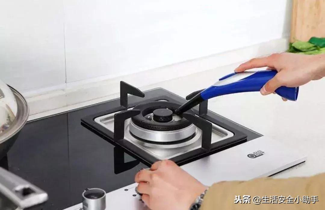 青岛市住宅燃气闪爆事故,青岛燃气闪爆1人被困3人受伤