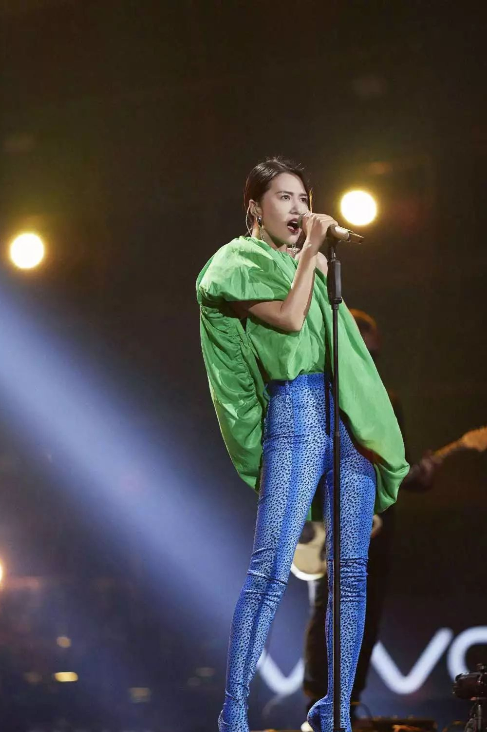 谭维维什么时候开始健身的,谭维维跑步前后对比