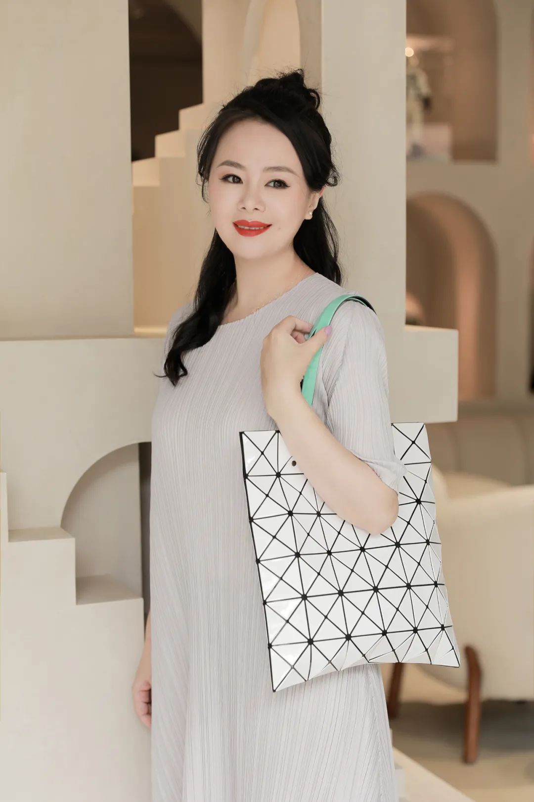 初入职场质感包包推荐,三宅一生包包属于什么档次的包包