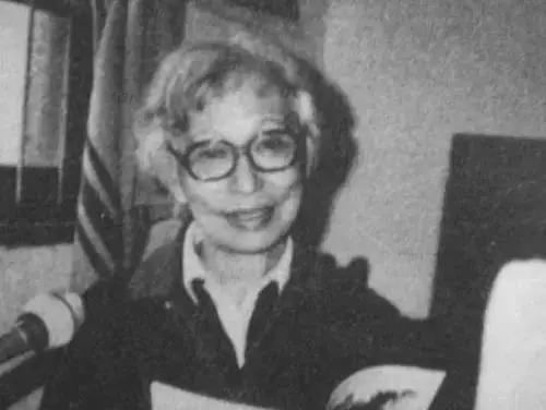 穿旗袍捉奸，86岁依然优雅，死后捐遗体，她才是中国最后一位贵族