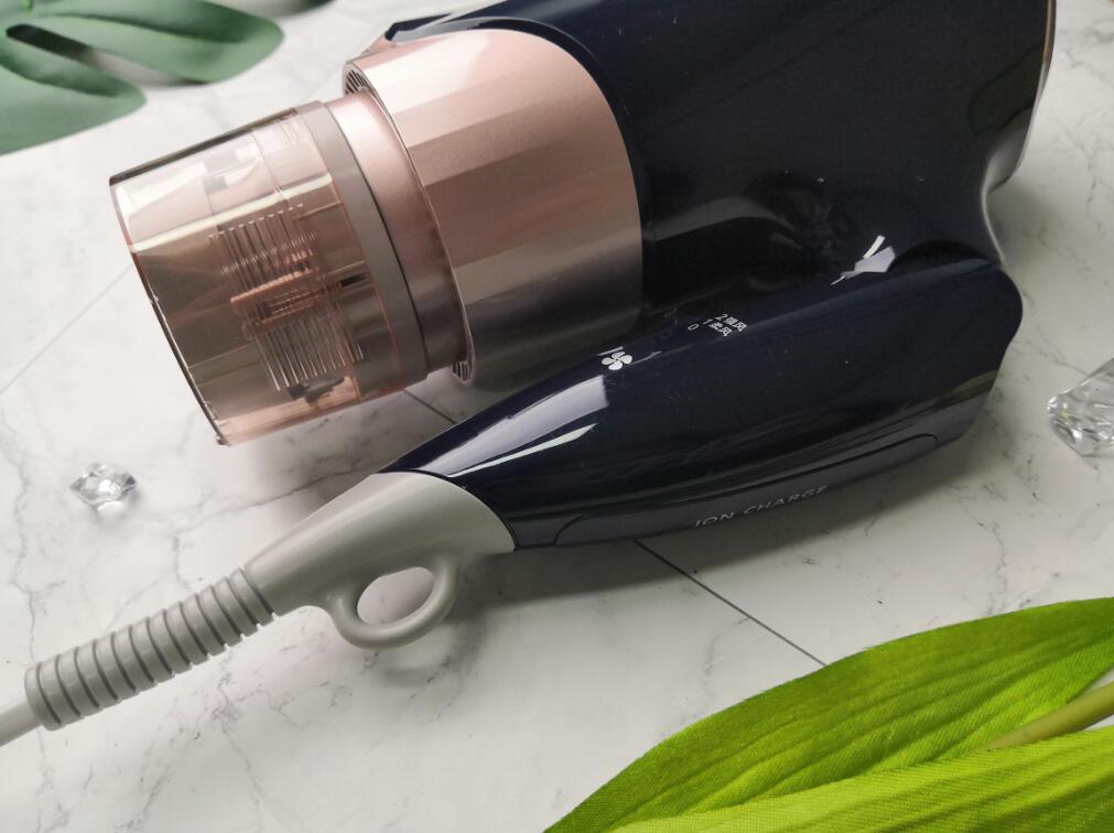 松下纳米水离子吹风机测评,松下吹风机负离子和水离子区别