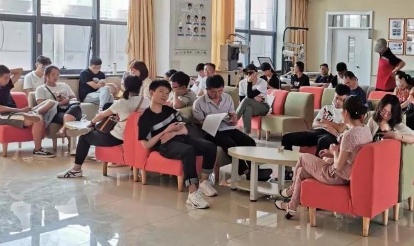 山东眼科医院激光近视手术,高考飞秒激光近视手术医院