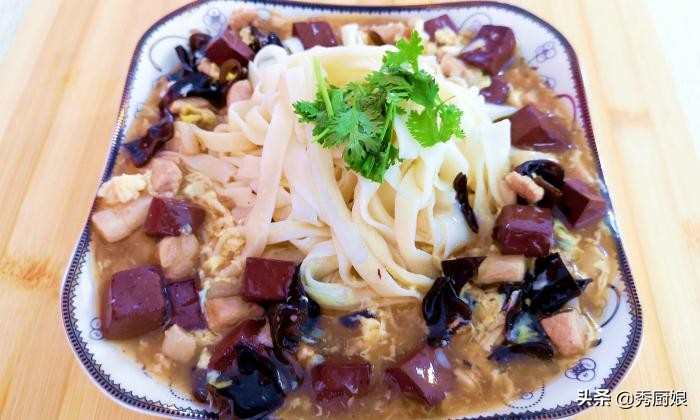 饺子皮做的早餐简易懒人早餐,家有初中生40分钟搞定的营养早餐