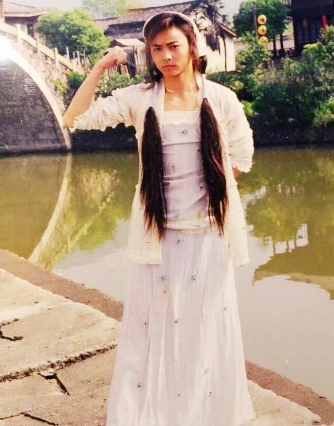 张晋给贾静雯当替身,张晋和陈小春以前关系如何