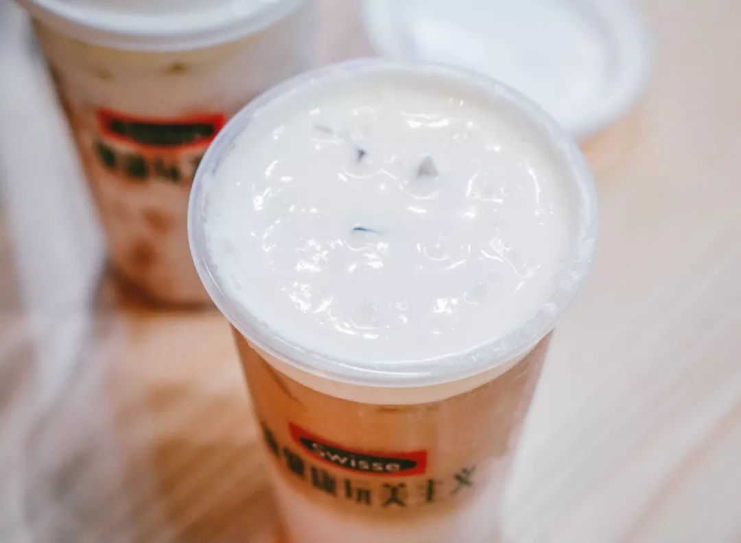 上海的夏天是炎热的,swisse好喝的奶茶