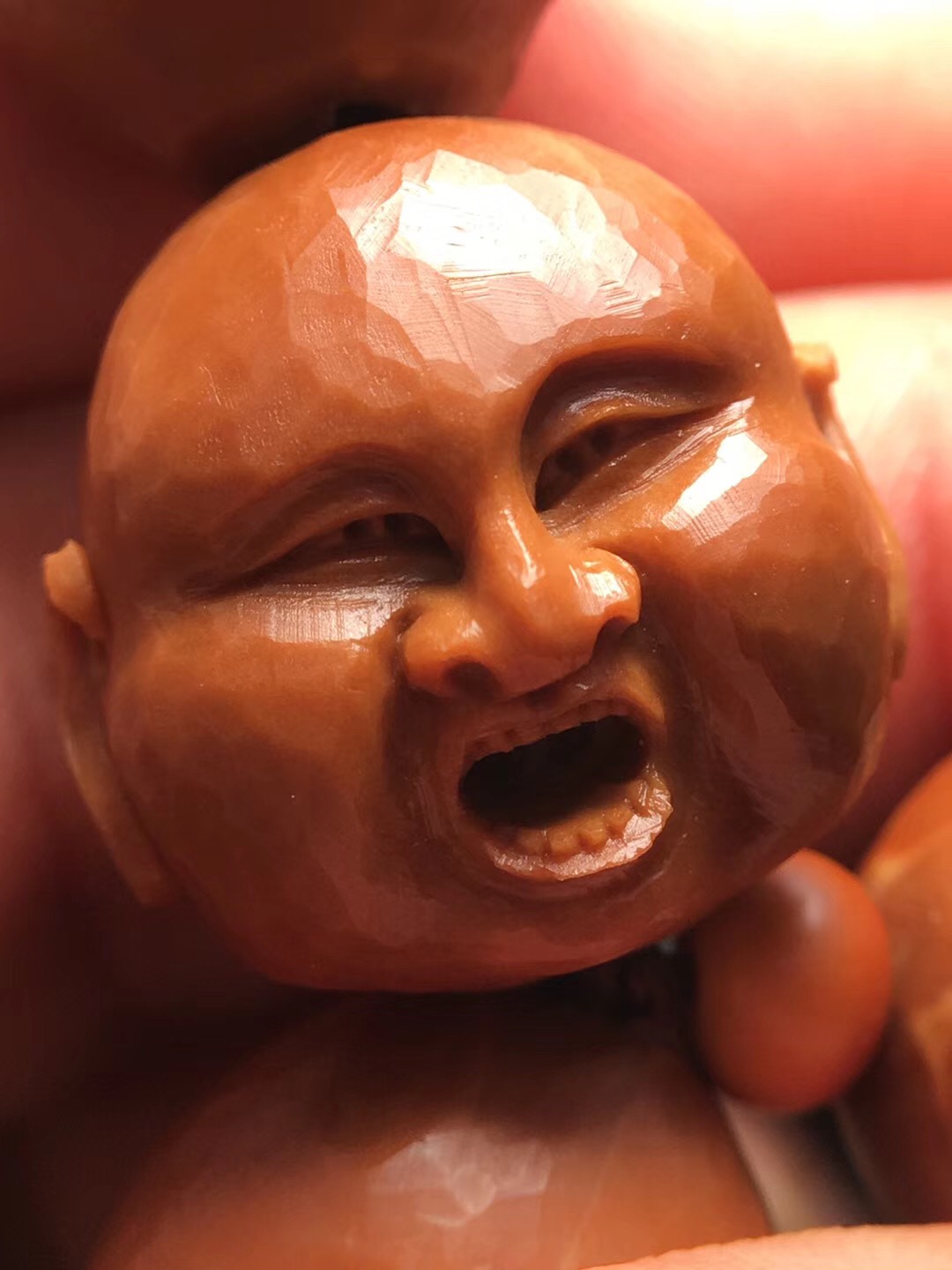 橄榄核雕手串上油盘还是干盘好看,玩文玩橄榄核雕要注意这三点