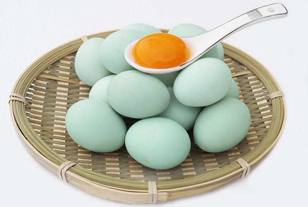 绿壳乌鸡蛋和普通鸡蛋的区别,绿壳鸡蛋的营养价值与保健功效