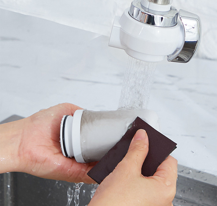 让更多家庭喝上放心水,水龙头过滤器能过滤出干净水