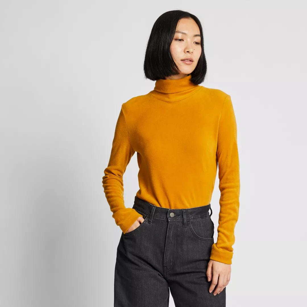 冬天下身穿暖和还是上身穿暖和,冬天想穿的很薄也保暖怎么穿