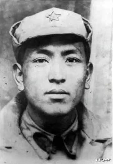 17岁*飚耿**当游击队长,拥有第一支枪:快要散架,却视若珍宝