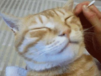 一男子掏耳朵掏出血,长期掏耳朵导致患癌