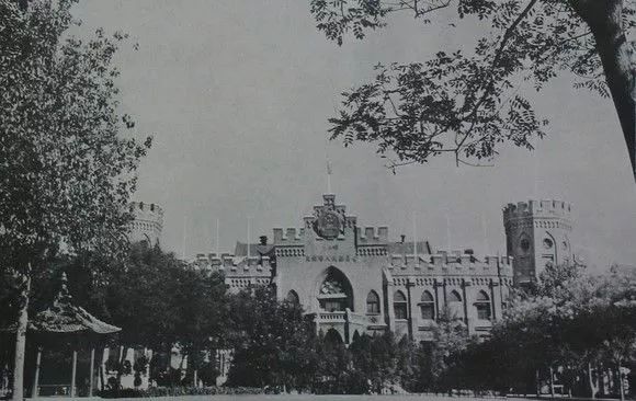 天津卫津路老照片,1998年天津卫津路街景