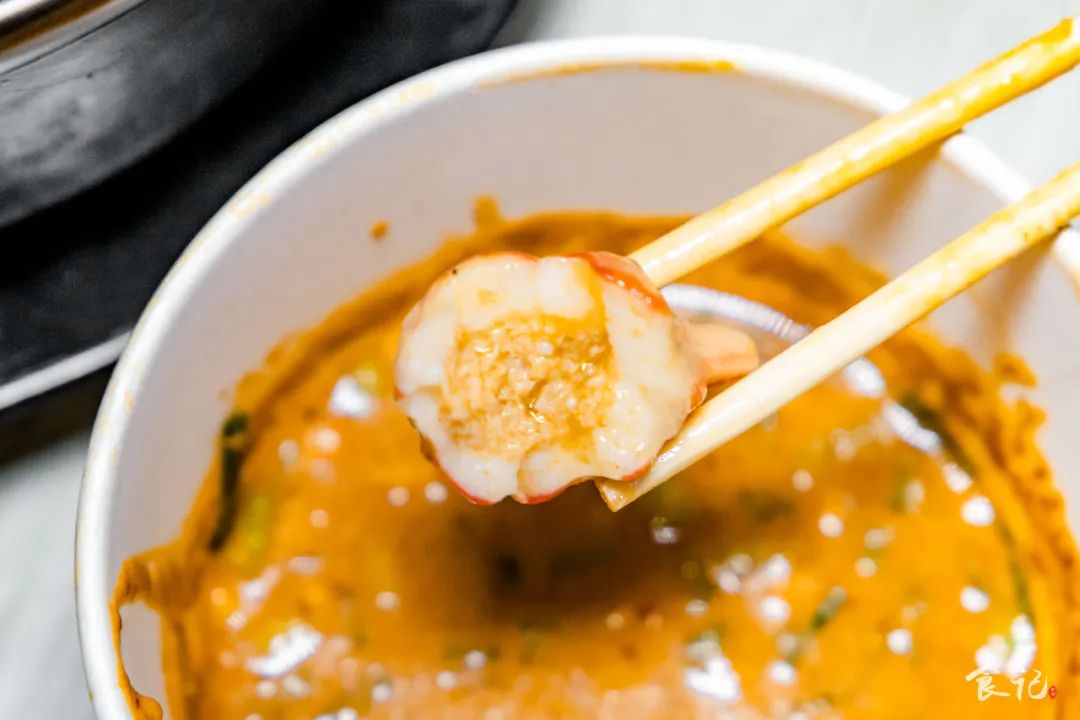 真的假的？万达清冷的夜市中，竟藏着踩点也要去吃的砂锅麻辣烫…