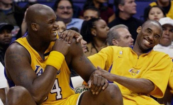 kobe退役之战穿的鞋,kobe退役时的鞋子