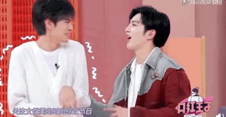 让男明星帮忙化妆，是巨大福利还是*男美**陷阱？