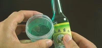 衣服不掉色的小妙招,掉色的衣服怎么处理不掉色