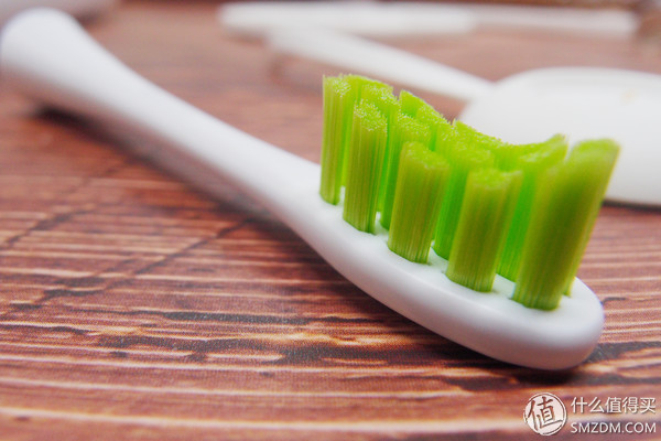 飞利浦入门级电动牙刷2019,usmile电动牙刷y1s和y1pro区别