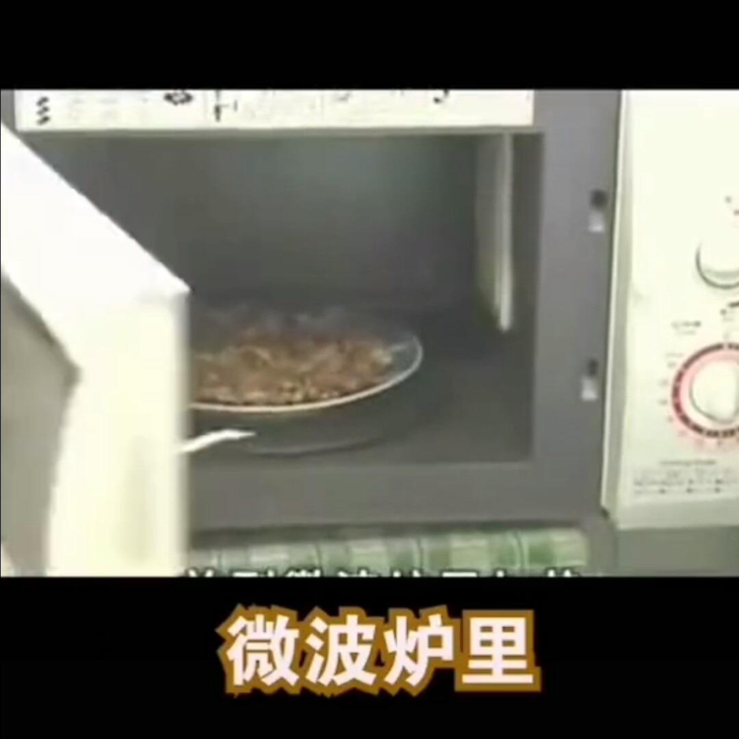 花生米上潮了不好吃，神秘液体巧回脆，究竟是什么液体呢那么神奇