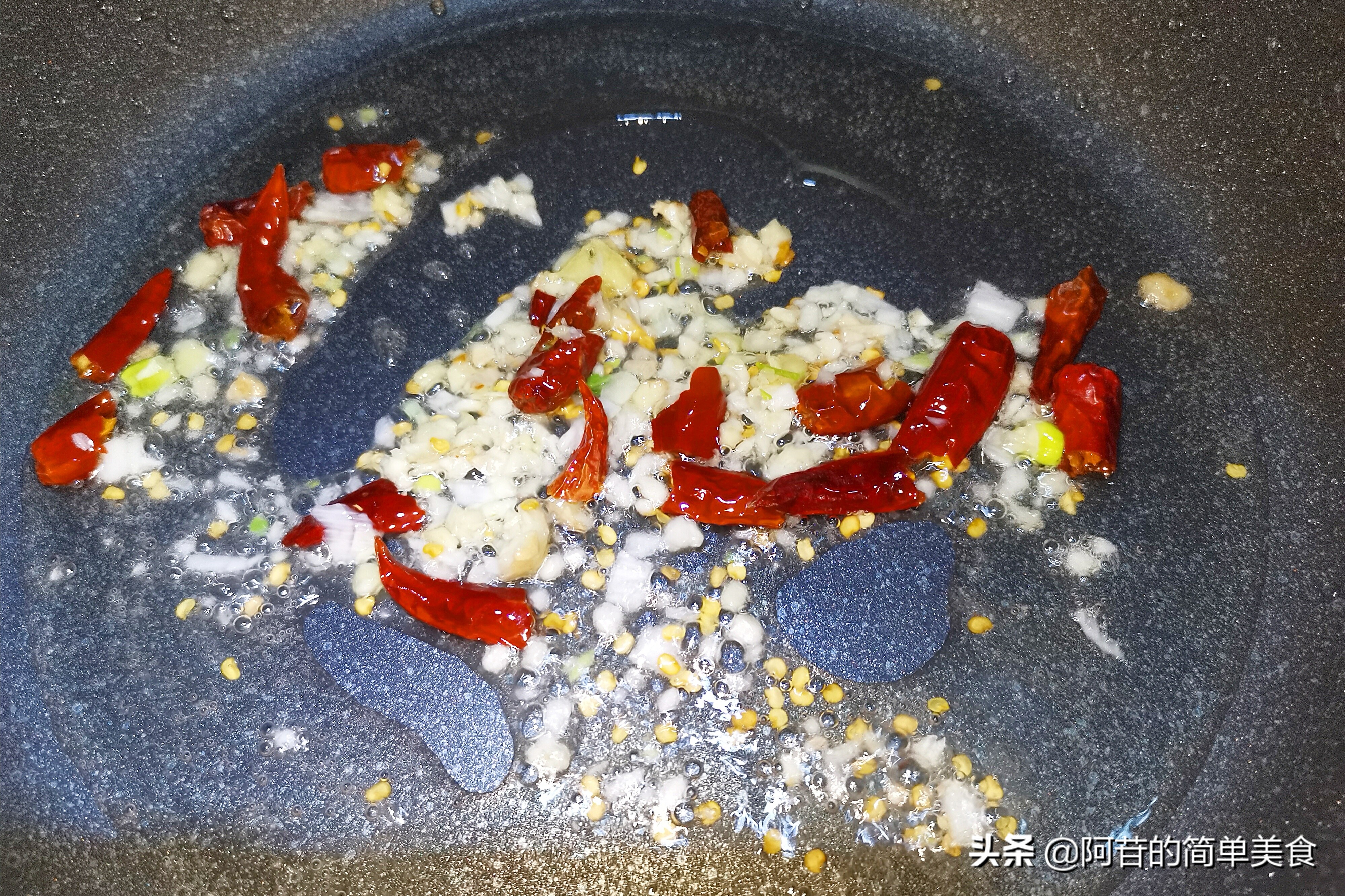 莴笋和莴笋叶子炒肉一起炒怎么做,莴笋炒肉片最好吃的方法