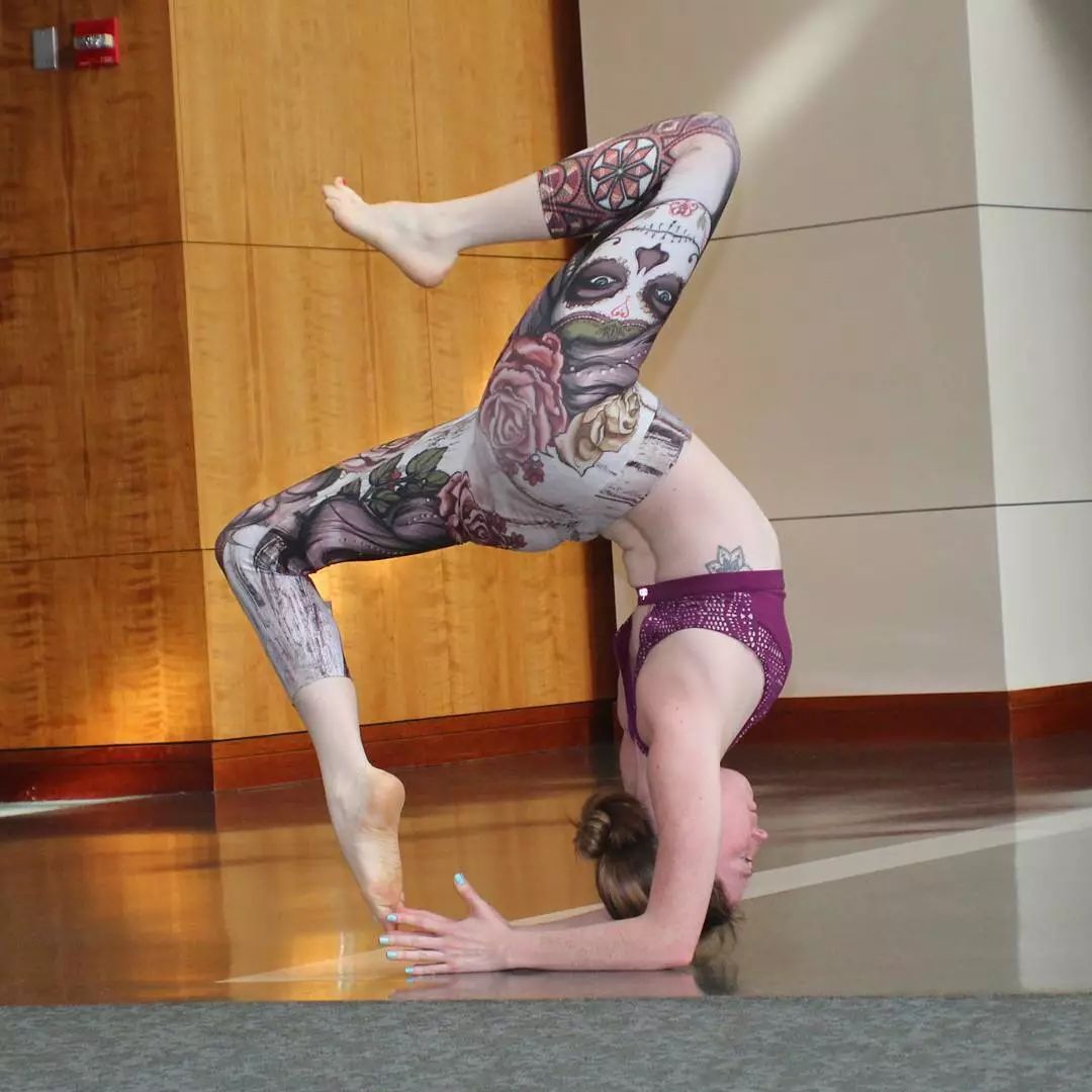 瑜伽紧致身体线条,瑜伽滋养紧致的体态动作