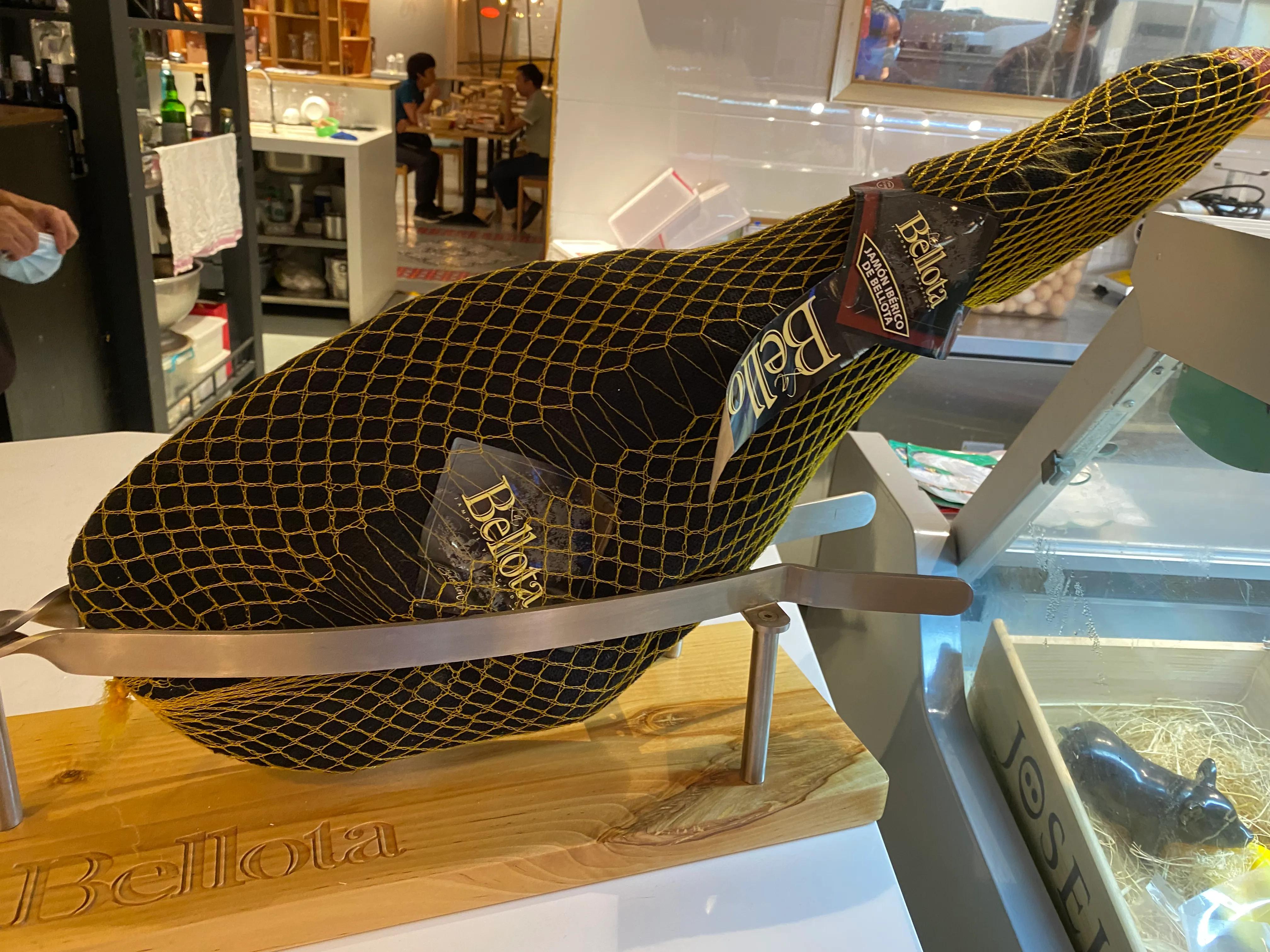 西班牙国宝级美食火腿,哪种西班牙火腿又便宜又好吃