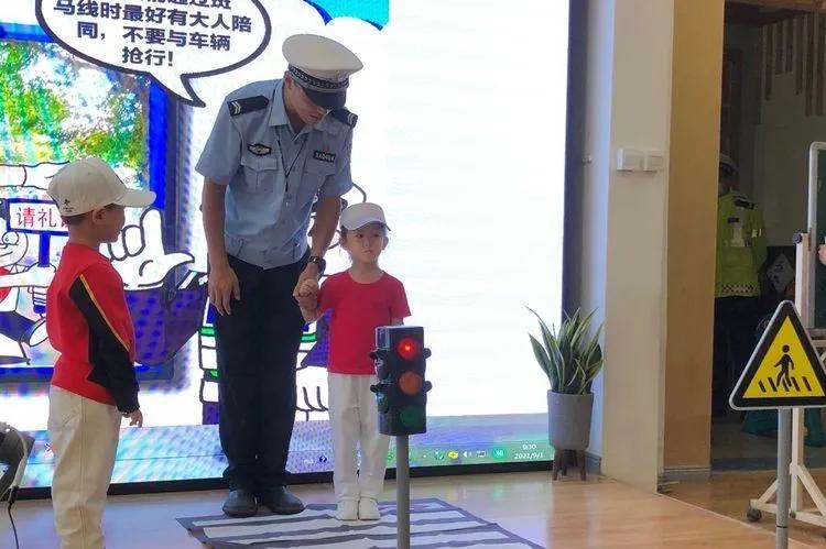 开学第一天新学校,新城小学开学第一天