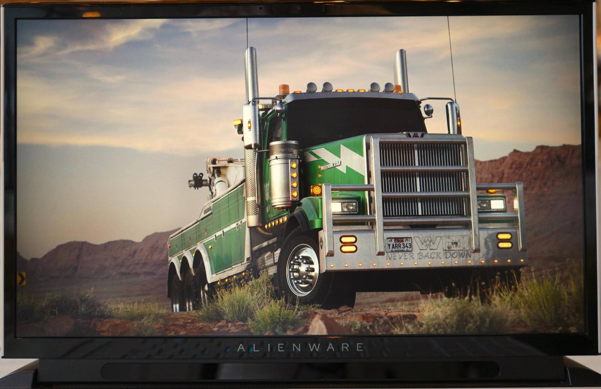 给你40000块，你是选择买一台这样的笔记本还是北京的一个平方