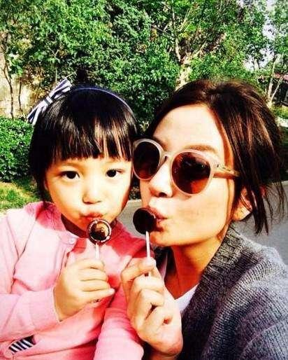 赵薇事件后谁红起来了,关于赵薇的现实情况