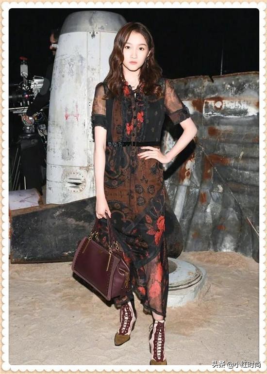 21岁关晓彤和迪丽热巴同台,江疏影和关晓彤友谊