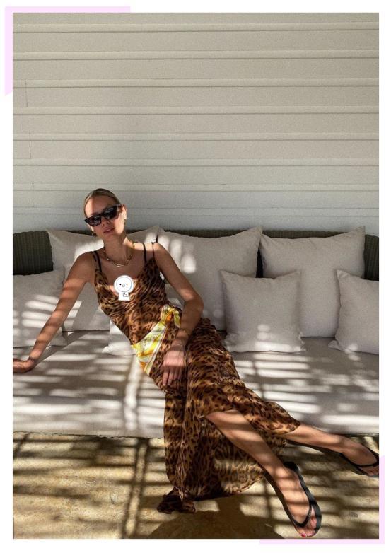 丝巾有哪些时髦又高级的搭配,简单丝巾穿出高级感