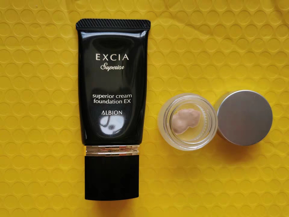 针对不同肤质如何选择粉底液,养肤型粉底液测评