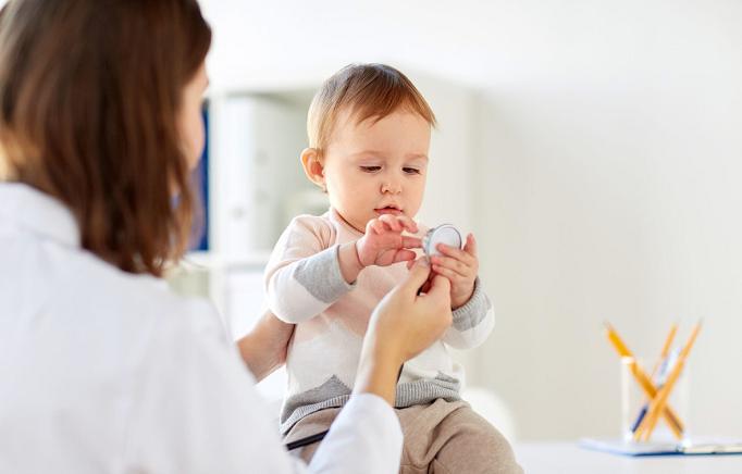 宝宝一岁内动作,怎么判断一岁半宝宝大脑发育好