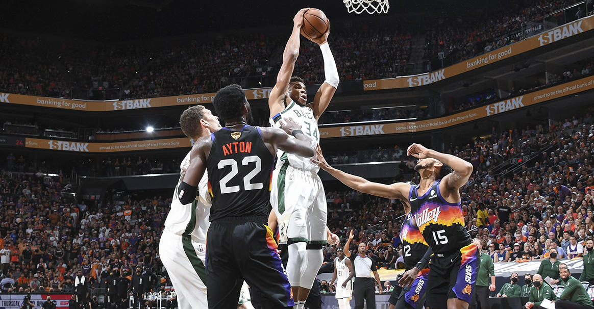 2:0雄鹿夺赛点,雄鹿2:0猛龙