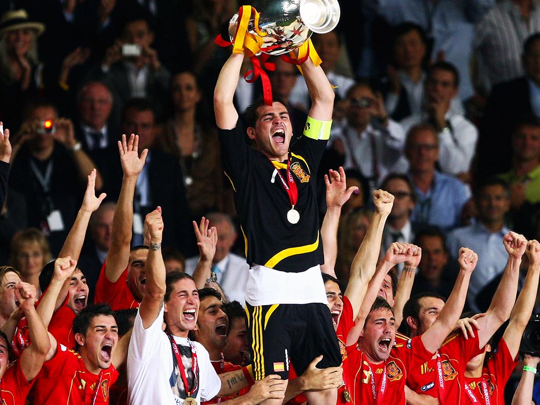 阻挡死神！39岁传奇门神退役真正原因揭晓：C罗梅西送上祝福