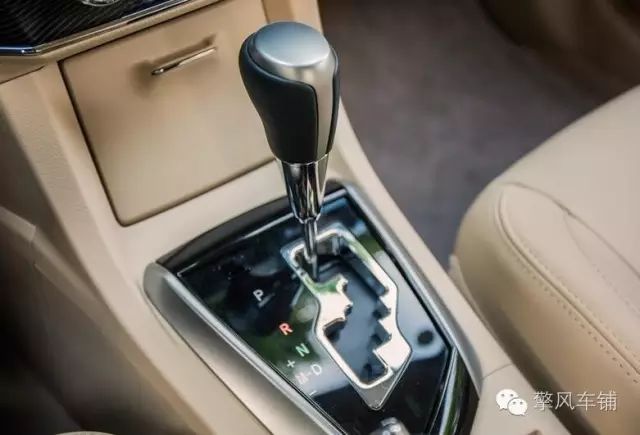 汽车的换挡规律,汽车的换挡拨片如何操作