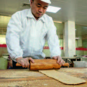 味香质醇、食酥色美的“非遗糖果”为了不落伍也出了抹茶味