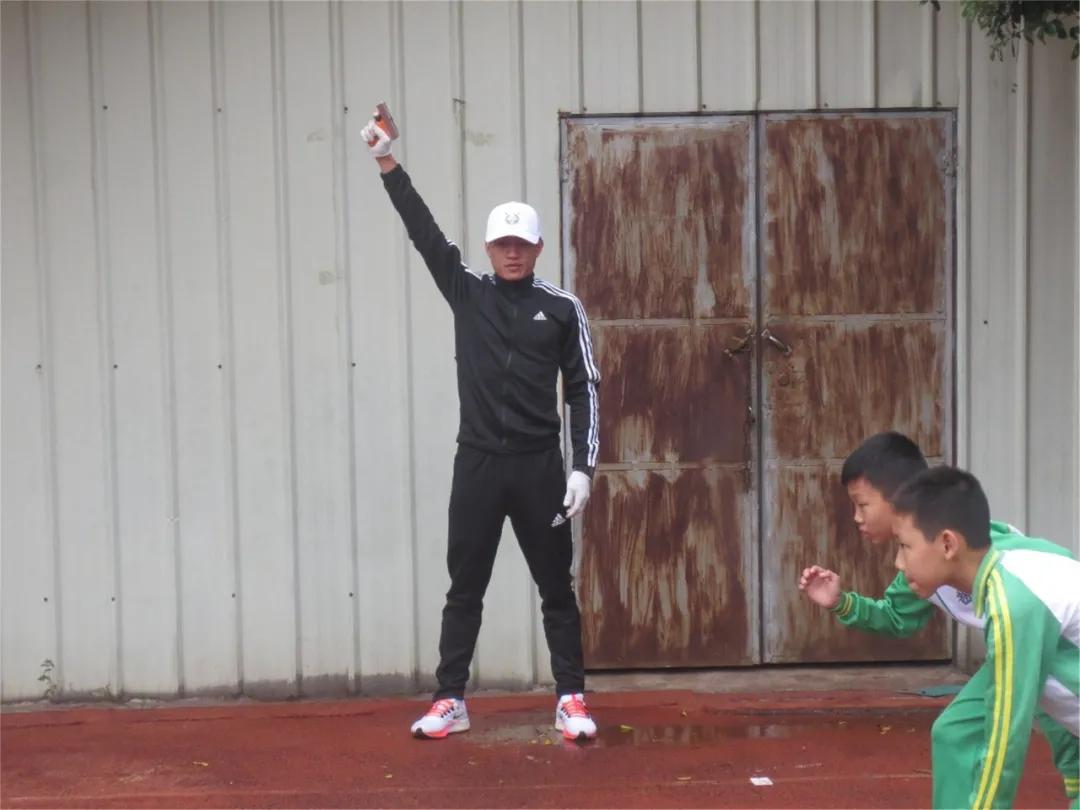 龙腾虎跃展英姿,龙腾虎跃展宏图