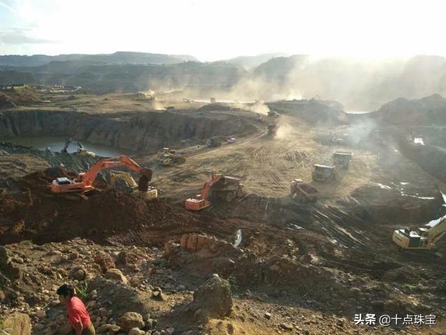 缅甸赌石翡翠原石场口,常见翡翠赌石与场口组图