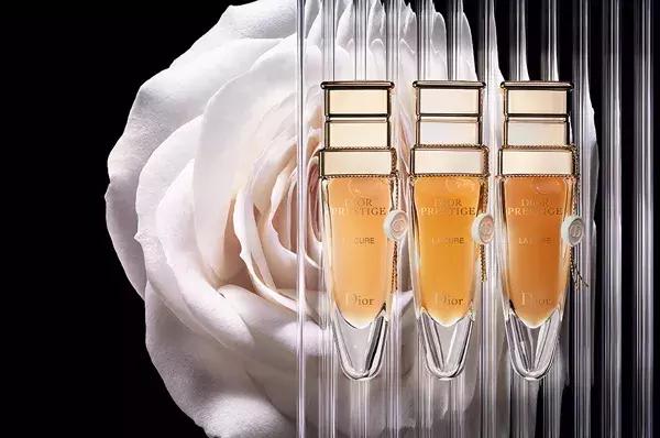 一支口红一百多一瓶粉底液,一支口红500