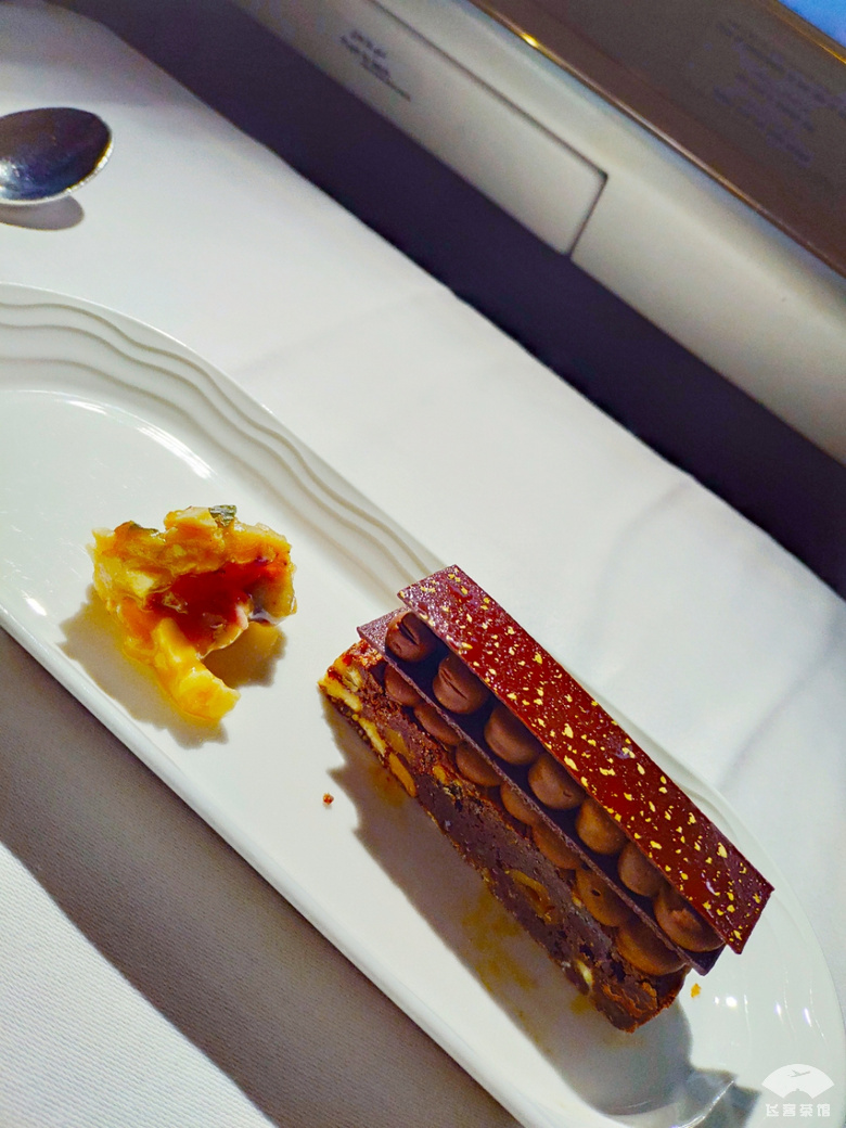 阿联酋航空a380头等舱套房解说 (土豪体验阿联酋航空a380头等舱)