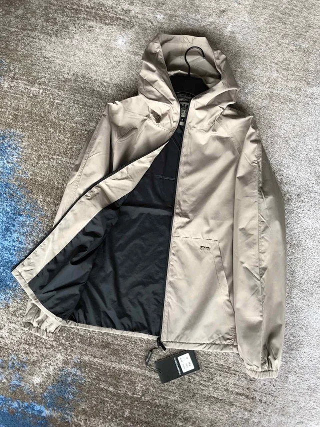 阿玛尼最新款男士夹克,阿玛尼新款夹克