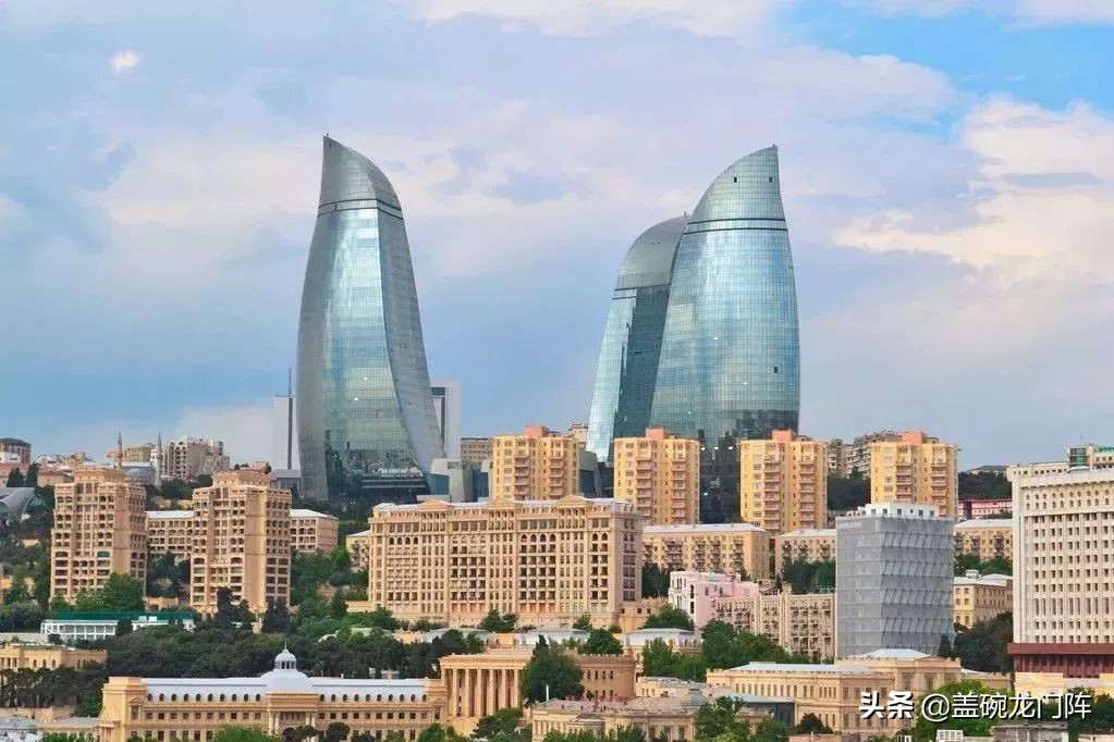 *疆新**往西，这片神奇的处女地，去一次相当环游大半个世界！