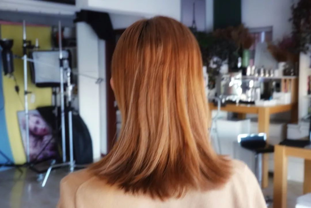 朋友圈精致生活却一地鸡毛,精致朋友圈背后的真实故事