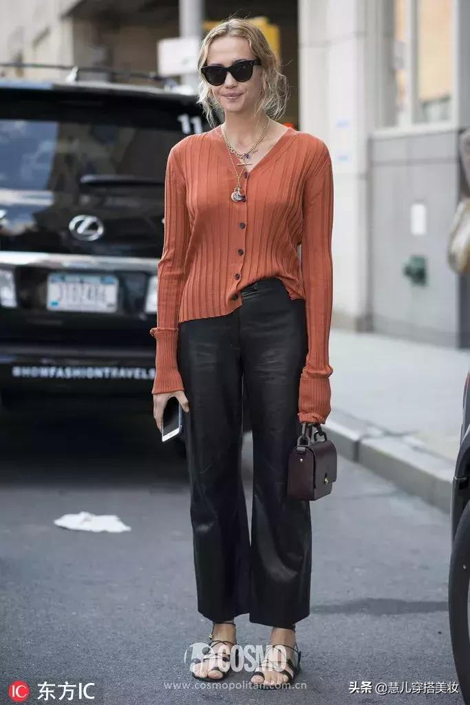 针织开衫加阔腿裤春,黑色v领针织小开衫搭配阔腿裤